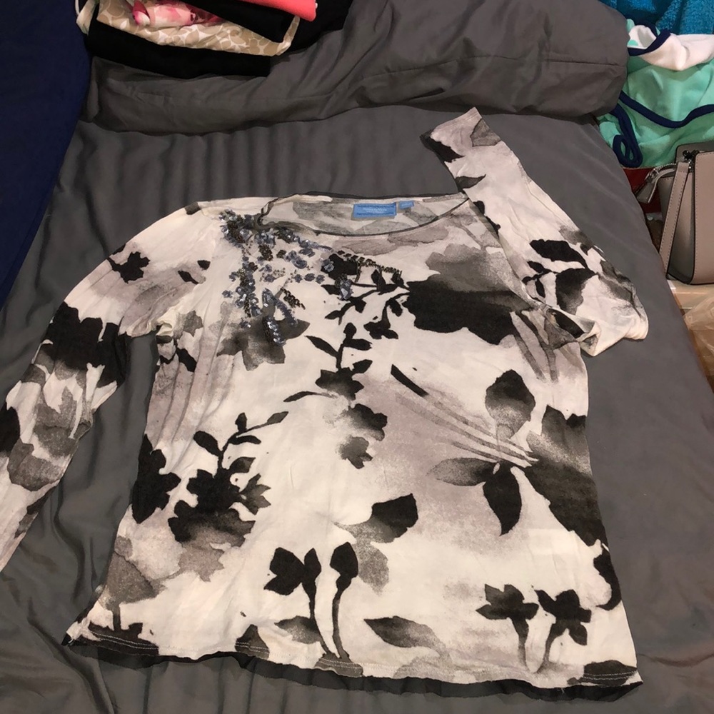 Simply Vera long sleeve top with beading